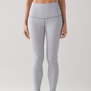 *Sold* Lululemon Wunder Under Leggings